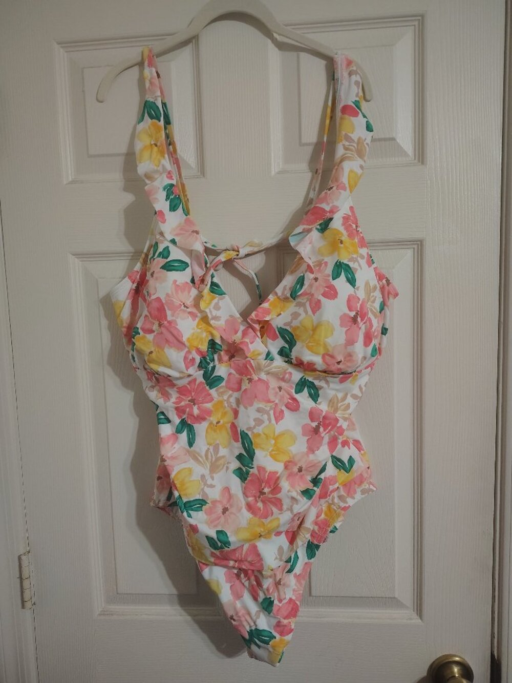One Piece Floral Swimsuit Size 3X (24W-26W)